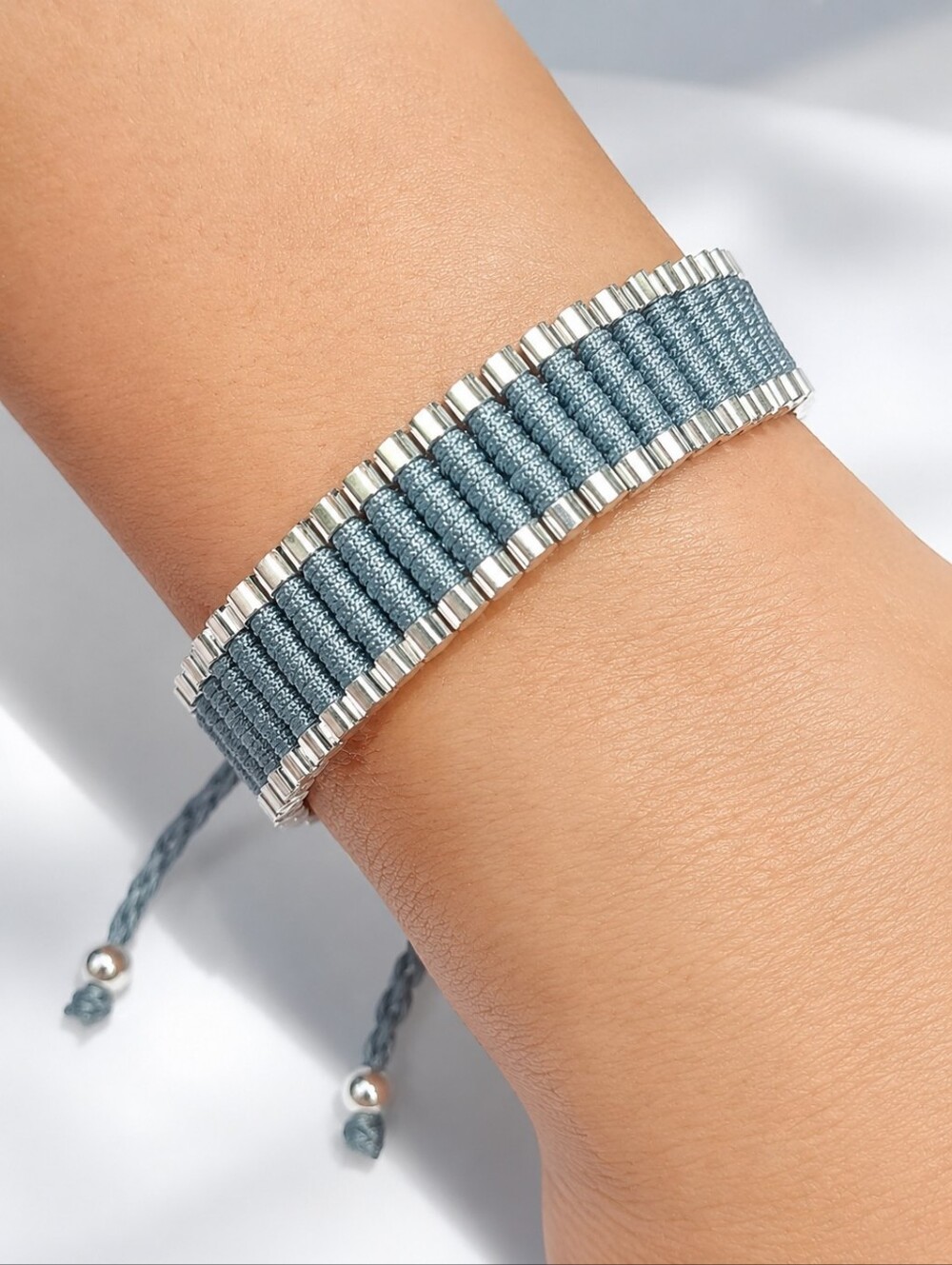 Adjustable Woven Nylon Bracelet ✨A modern, comfortable, and easy-to-style